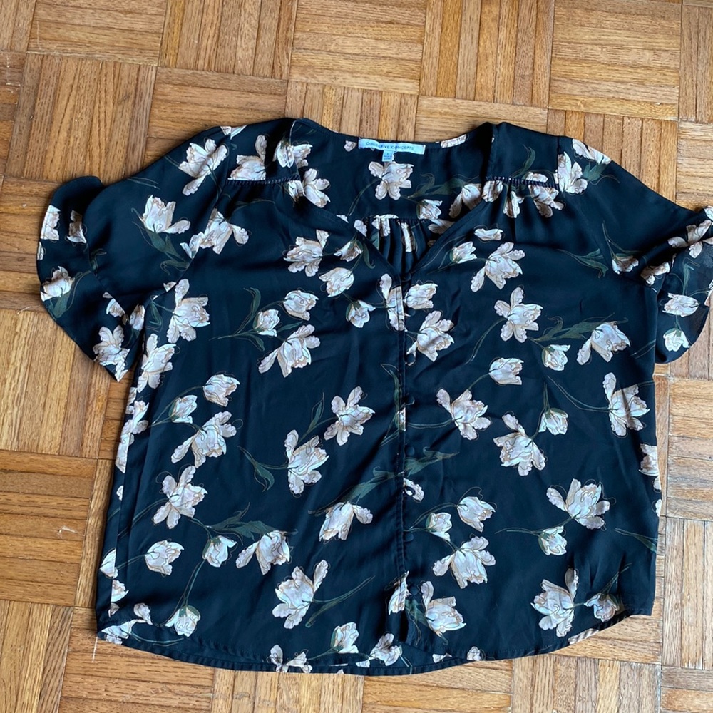 Collective concept ruffled sleeve floral blouse with buttons